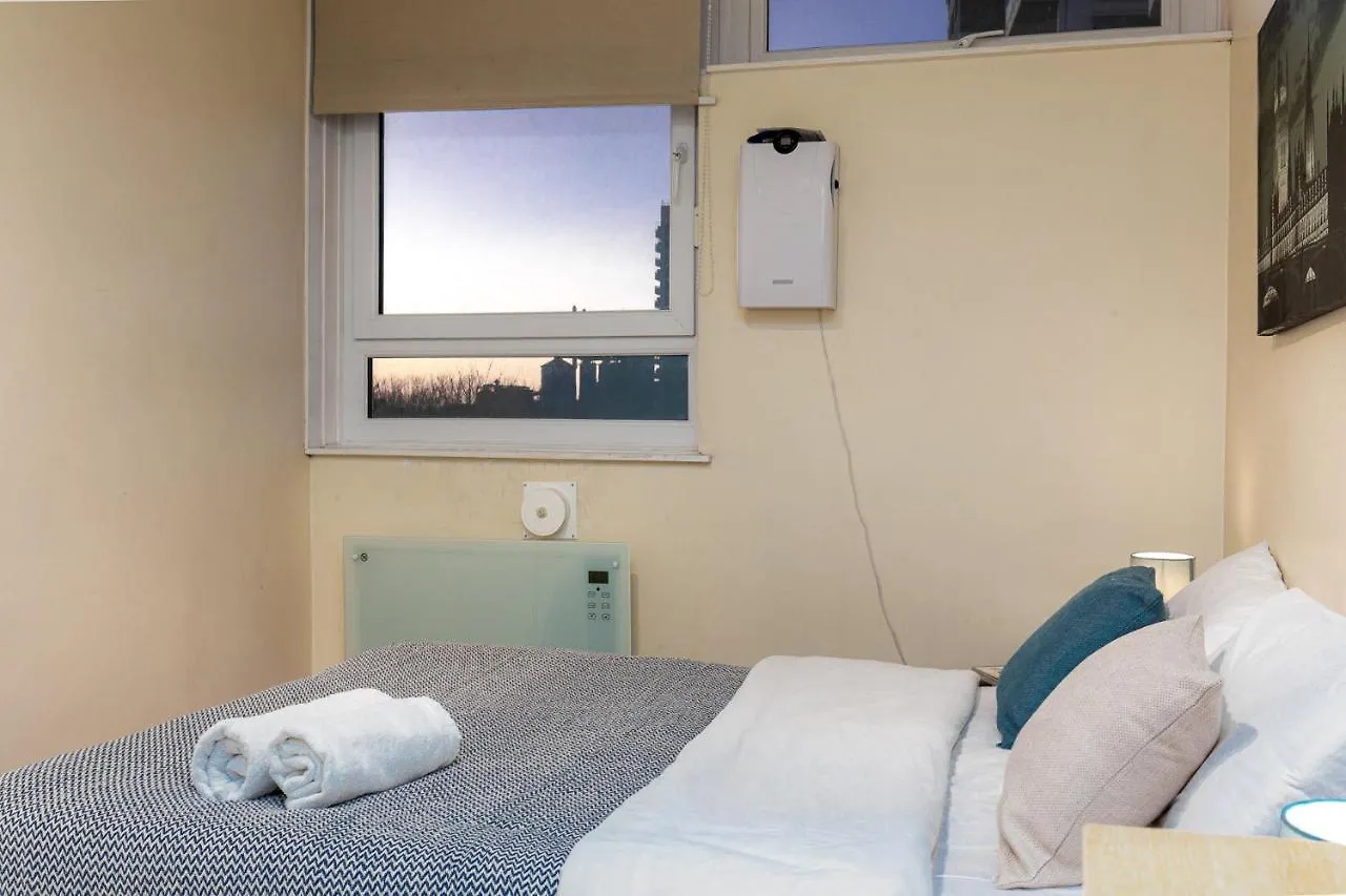 Queensland House Apartment London
