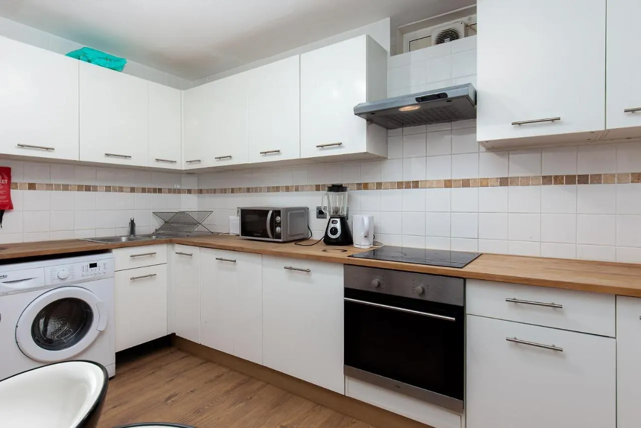 Queensland House Apartment London